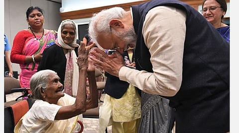 முதியோர் உதவித்தொகையை கரோனா நிவாரணத்துக்கு வழங்கிய கார்த்திகாயினி பாட்டியின் கருணை!