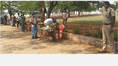 சிகப்பு மண்டலத்தை நோக்கி நகரும் விழுப்புரம் மாவட்டம்; 25 பேர் புதிய நோய் தொற்றால் பாதிப்பு; 11 கிராமங்கள் தனிமைப்படுத்தல்