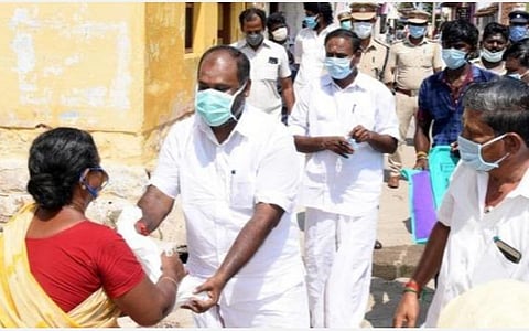 கோயம்பேடு மார்க்கெட் மூலம் கரோனா சமூக விலகல் பாடம் கற்றுக்கொடுத்துள்ளது: அமைச்சர் ஆர்.பி.உதயகுமார் 