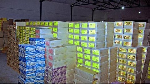 வெளி மாவட்டங்களில் இருந்து கோவில்பட்டிக்கு தீப்பெட்டி பண்டல் ஏற்ற வந்த லாரி ஓட்டுநர்களுக்கு கரோனா பரிசோதனை