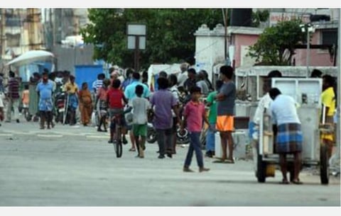 பல்வேறு தொழில் நிறுவனங்களுக்கு 50% தொழிலாளர்களுடன் செயல்பட அனுமதி