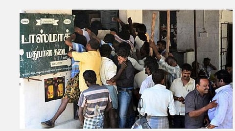 நாளை டாஸ்மாக் திறப்பு: மது பானங்கள் விலையை உயர்த்தியது அரசு