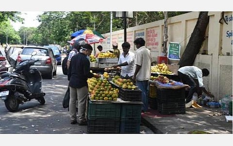 சென்னையில் சலூன் தவிர்த்து இதர தனி கடைகள் திறப்பு: கடையில் ஏசி இயக்க மாநகராட்சி தடை