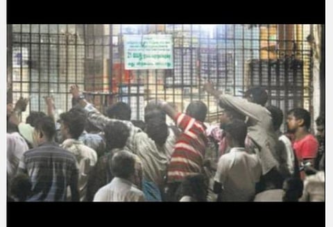 ‘தாகம் தீர்க்க’ தயாரான டாஸ்மாக் கடைகள்: சர்வே எடுக்க அலைந்து திரியும் போலீஸார்