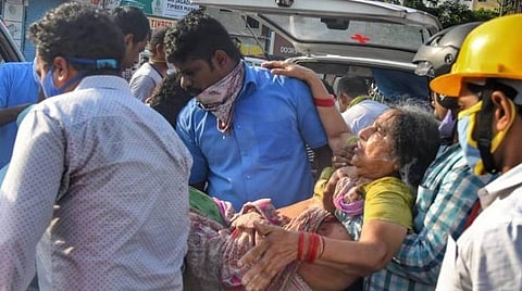 விஷவாயுக் கசிவு துயரம்: பலி எண்ணிக்கை 8 ஆக உயர்வு- பொறுப்பேற்காத நிர்வாகம்- தொழிற்சாலையை மூட வலுக்கும் குரல்கள்