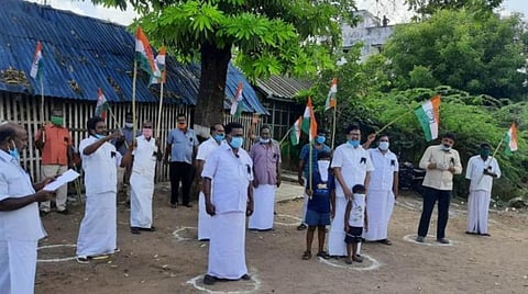 மதுக்கடைகள் திறப்புக்கு எதிராக கே.எஸ்.அழகிரி ஆர்ப்பாட்டம்