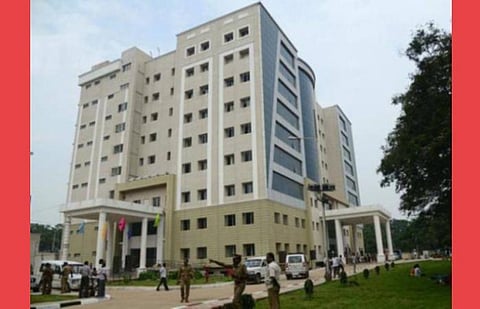 காவல் ஆணையர் அலுவலக பெண் எஸ்.ஐ.க்கு கரோனா தொற்று: சென்னையில் 50க்கும் மேற்பட்ட காவலர்களுக்குப் பாதிப்பு