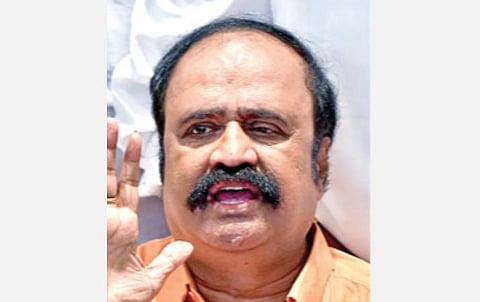 மது விற்கக் கூடாது என்று சொல்ல தகுதி வேண்டும்- அதிமுக செய்தித் தொடர்பாளர் புகழேந்தி பேட்டி