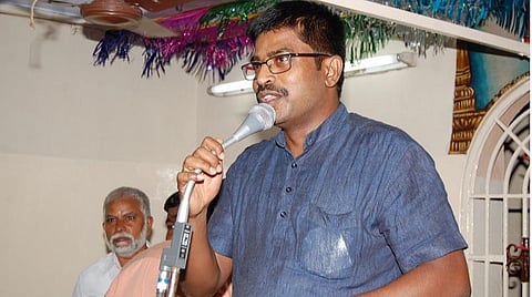 ‘கரோனா’ ஊரடங்கால் உயிருக்குப் போராடிய மதுரை புற்றுநோயாளி: மருத்துவத்திற்கும், வாழ்வாதாரத்திற்கும் உதவிய ஐஏஎஸ் அதிகாரி- வெளிமாநிலம் சென்றாலும் மண்ணை மறக்காது சேவை