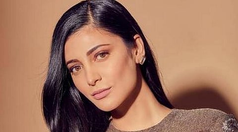 வாட்ஸ் அப், செய்தி சேனல் என எதையும் பார்ப்பதில்லை: ஸ்ருதி ஹாசன்