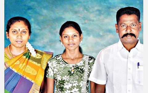 ஒத்த வீட்டுக்காரனுக்கு இப்ப ஊரே சொந்தமாகிடுச்சி!- முடிதிருத்துநர் பி.மோகன் பேட்டி