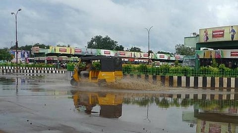 வெப்பச்சலனம், வளிமண்டல மேலடுக்கு சுழற்சி காரணமாக நாகை, குமரி மாவட்டங்களில் இடியுடன் கூடிய கனமழை பெய்யும்: சென்னை வானிலை ஆய்வு மையம் அறிவிப்பு