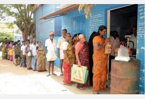 கரோனா காப்பீட்டுத் திட்டத்தில் எங்களை கைவிடலாமா?- போராடத் தயாராகும் ரேஷன் ஊழியர்கள்