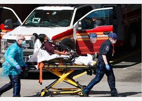 கரோனா தொற்று பீதியில் வெளியே சென்று பணியாற்றும் ஹிஸ்பானிய, ஆப்பிரிக்க-அமெரிக்கர்கள்