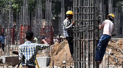 கட்டுமானப் பொருட்களின் விலை 20 சதவீதம் உயர்வு: பணிகளை தொடங்குவதில் தொய்வு