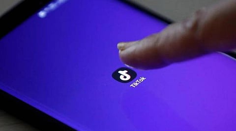 பெண்களுக்கு எதிரான ஆசிட் வீச்சை ஆதரிக்கும் டிக் டாக் வீடியோ: தேசிய மகளிர் ஆணையம் நடவடிக்கை 