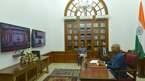 வரலாற்றில் முதன்முறை: குடியரசுத் தலைவரிடம் காணொலி காட்சி மூலம் ஆதாரச் சான்று வழங்கிய வெளிநாட்டு தூதர்கள்