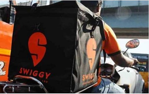 மது பானங்களை வீடுகளுக்கு டெலிவரி செய்கிறது ஸ்விக்கி