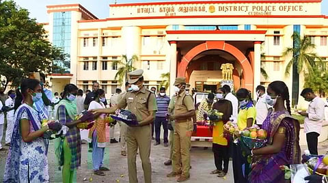 கடலூரில் கரோனா தொற்றால் பாதிக்கப்பட்ட பயிற்சிப் பெண் காவலர்கள் குணமடைந்து வீடு திரும்பினர்