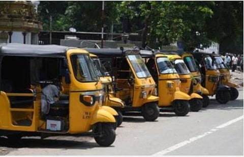 சென்னையைத் தவிர பிற மாவட்டங்களில் ஆட்டோ ரிக்‌ஷாக்களை நாளை முதல் இயக்கலாம்: நிபந்தனைகளுடன் தமிழக அரசு அனுமதி