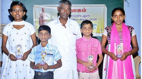 பொது முடக்கத்திலும் தொடரும் திருக்குறள் தொண்டு: அலைபேசி வழியே குழந்தைகளுக்கு குறள் போதனை