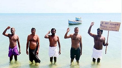 ராமேசுவரம் வில்லூண்டிக் கடற்கரையில் நடைபெற்ற ஆர்ப்பாட்டம்