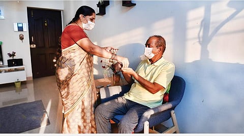 நன்னம்பிக்கை முனை: உறுதியால் வென்றோம் கரோனாவை - கரோனாவை வென்ற தம்பதியின் கதை