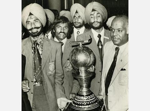 1975 உலகக்கோப்பையுடன் அஜித் பால் சிங் தலைமை இந்திய ஹாக்கி அணி