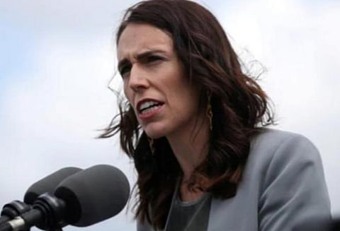 நிலநடுக்கத்திலும் நேர்காணலைத் தொடர்ந்த நியூசிலாந்து பிரதமர்