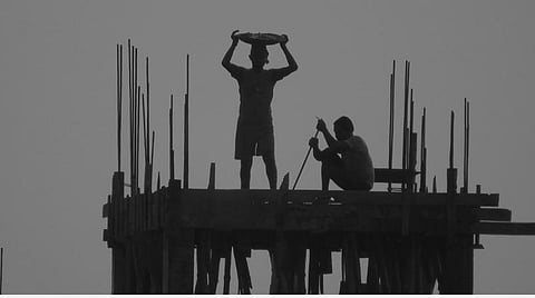 கரோனா பேரிடரும் முறைசாரா தொழிலாளர்களின் பெருந்துயரும்! 