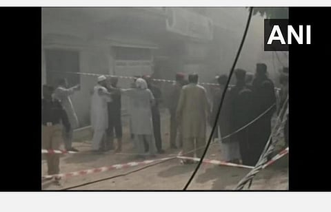 சுற்றி நெருப்பு எரிந்தது; அலறல் சத்தம் கேட்டது: பாகிஸ்தான் விமான விபத்தில் உயிர் பிழைத்த நபர் பேட்டி