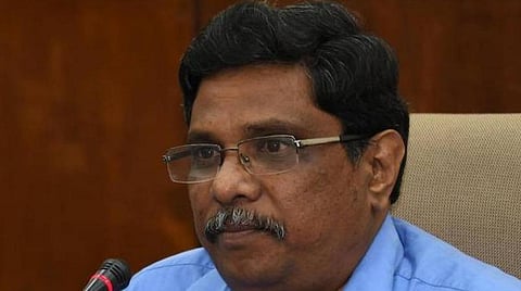 நகர்ப்புற அரசு மருத்துவமனைகளில் கரோனா அறிகுறி உள்ளவர்களுக்காக தனித்தனி வாயில் அமைக்க வேண்டும்: தலைமைச் செயலர் சண்முகம் அறிவுறுத்தல்