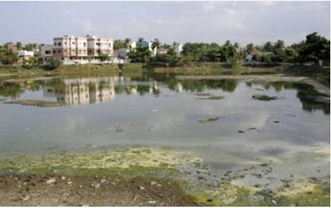 நீர்நிலைகள் தூர்வாரலில் விவசாயிகளின் கவலைகள் போக்கப்பட வேண்டும்