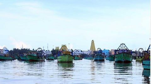 மீன்பிடி தடைக்காலம் 61 நாட்களில் இருந்து 47 நாட்களாக குறைப்பு: வழக்கம் போல ஜீன் 15 அன்றே கடலுக்கு செல்வதாக ராமேசுவரம் மீனவர்கள் அறிவிப்பு