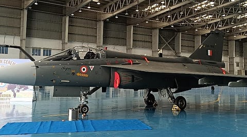 தேஜஸ் எம்கே-1 எஃப்.ஓ.சி ரக சண்டையிடும் விமானம். | படம்: ஆர்.கிருஷ்ணகுமார்