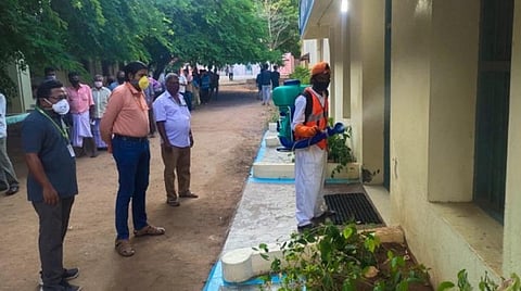 வெளிமாநிலங்களில் இருந்து நெல்லை வருவோரை தனிமைப்படுத்தி கண்காணிக்க ஏற்பாடு: ஒவ்வொரு முகாமிலும் துணை ஆட்சியர் தலைமையில் குழு