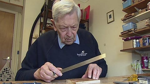 இங்கிலாந்தைச் சேர்ந்த உலகின் வயதான மனிதர் உயிரிழப்பு