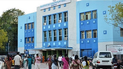 கரோனாவை காரணம் காட்டி சிகிச்சை அளிக்க மறுப்பு: நெல்லையில் முதியவர் மரணமடைந்த விவகாரத்தில் மாவட்ட ஆட்சியர், அரசு மருத்துவமனை முதல்வருக்கு மனித உரிமை ஆணையம் நோட்டீஸ்