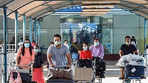 விமானம் மூலம் கோவை வந்த 2 திருநங்கைகள் உட்பட 10 பேருக்கு கரோனா