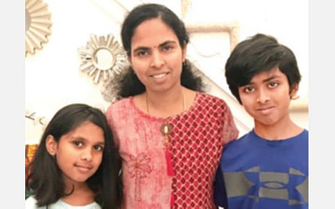 இப்படித்தான் சமாளிக்கிறோம்: ஆச்சரியப்படுத்தும் எச்சரிக்கை உணர்வு