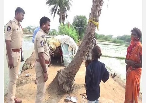 சம்பவம் நடந்த இடத்தில் போலீசார். | ஏஎன்ஐ