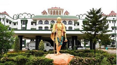 சிவகங்கை மாவட்டத்தில் மணல் கொள்ளை?- ஆட்சியர் பதிலளிக்க உயர் நீதிமன்றம் உத்தரவு