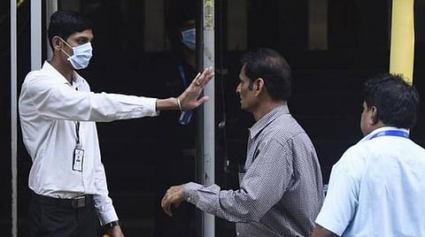 தமிழகத்தில் இருந்து கர்நாடகா வர தடை இல்லை: 14 நாட்கள் தனிமை தொடரும்