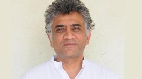 ஆகார் படேல்.