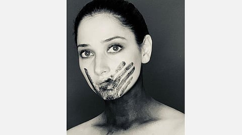 அழகு சாதன விளம்பரங்களில் நடிப்பதை நிறுத்திவிட்டு நிறவெறிக்கு எதிராக குரல் கொடுங்கள் - தமன்னாவின் பதிவை விமர்சித்த நெட்டிசன்கள்