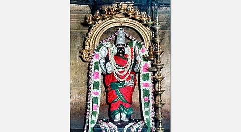 சாந்தமனசுக்காரி... பட்டீஸ்வரம் துர்கை;  தீப வழிபாட்டில் ஓடோடி வருவாள்! 