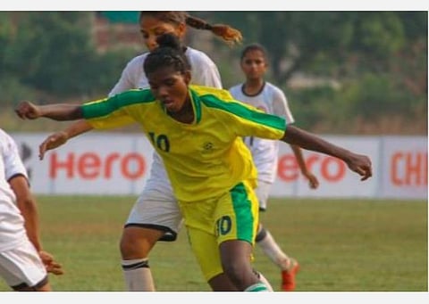 17 கோல்கள் அடித்து அசத்திய ஜார்கண்ட் கால்பந்து வீராங்கனை சுமதி குமாரி உட்பட வீராங்கனைகள் உணவில்லாமல் அவதி