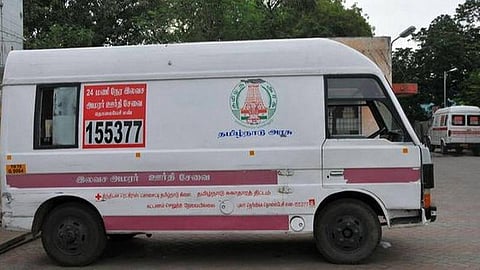 சென்னையிலிருந்து கோவில்பட்டிக்கு ஆம்புலன்ஸில் கொண்டு வந்த இளைஞர் உடலுக்கு அதிகாரிகள் முன்னிலையில் இறுதிச்சடங்கு 