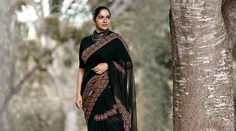 ஆபாசமான பின்னூட்டம்: அபர்ணா நாயர் கடும் சாடல்