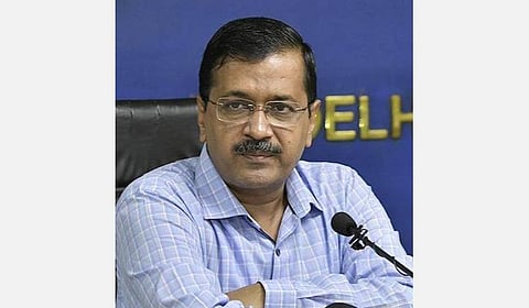 துணைநிலை ஆளுநர் உத்தரவுக்கு கட்டுப்படுவோம் டெல்லி முதல்வர் கேஜ்ரிவால் அறிவிப்பு